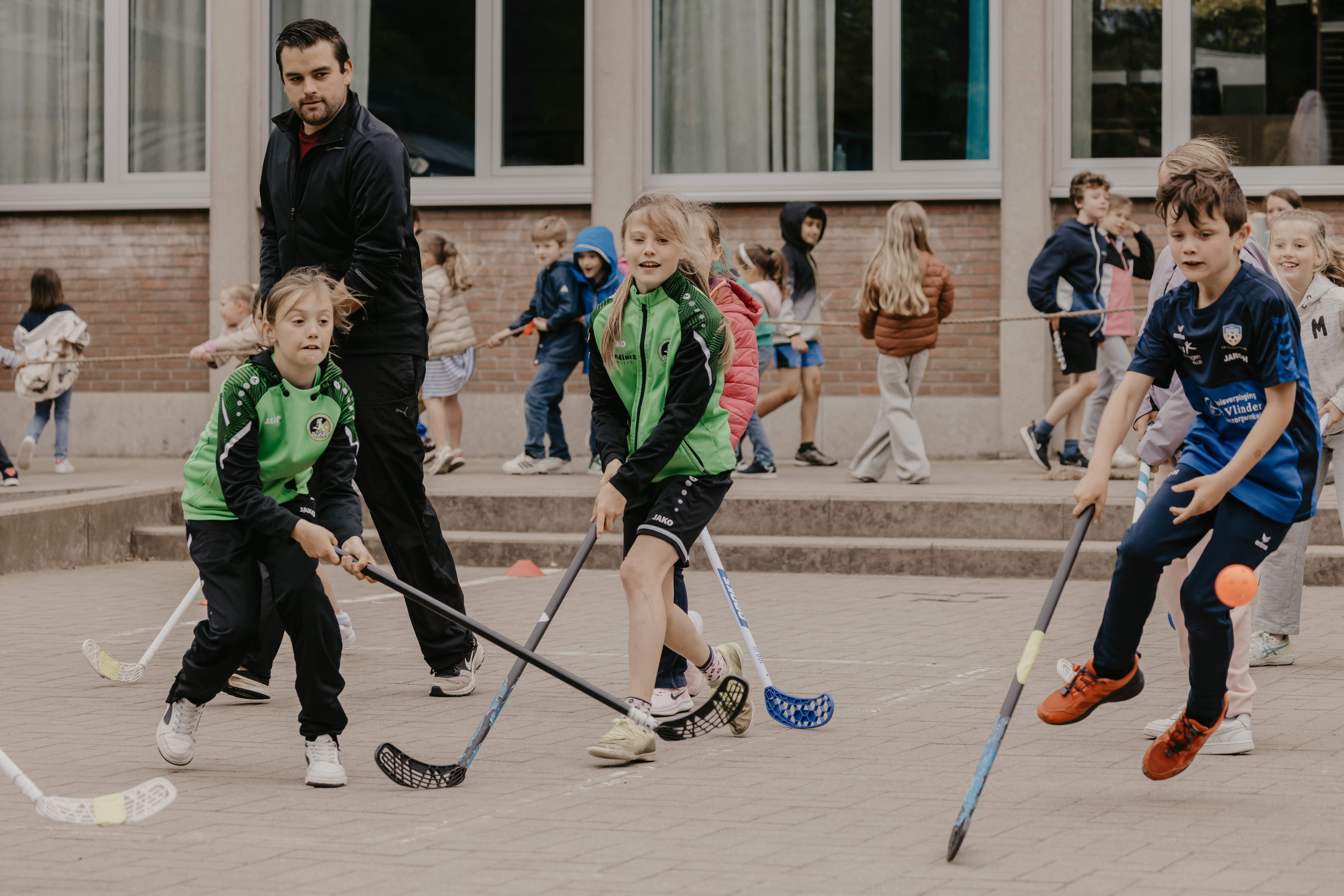 Sportdag op de schoolterreinen door M&V Events